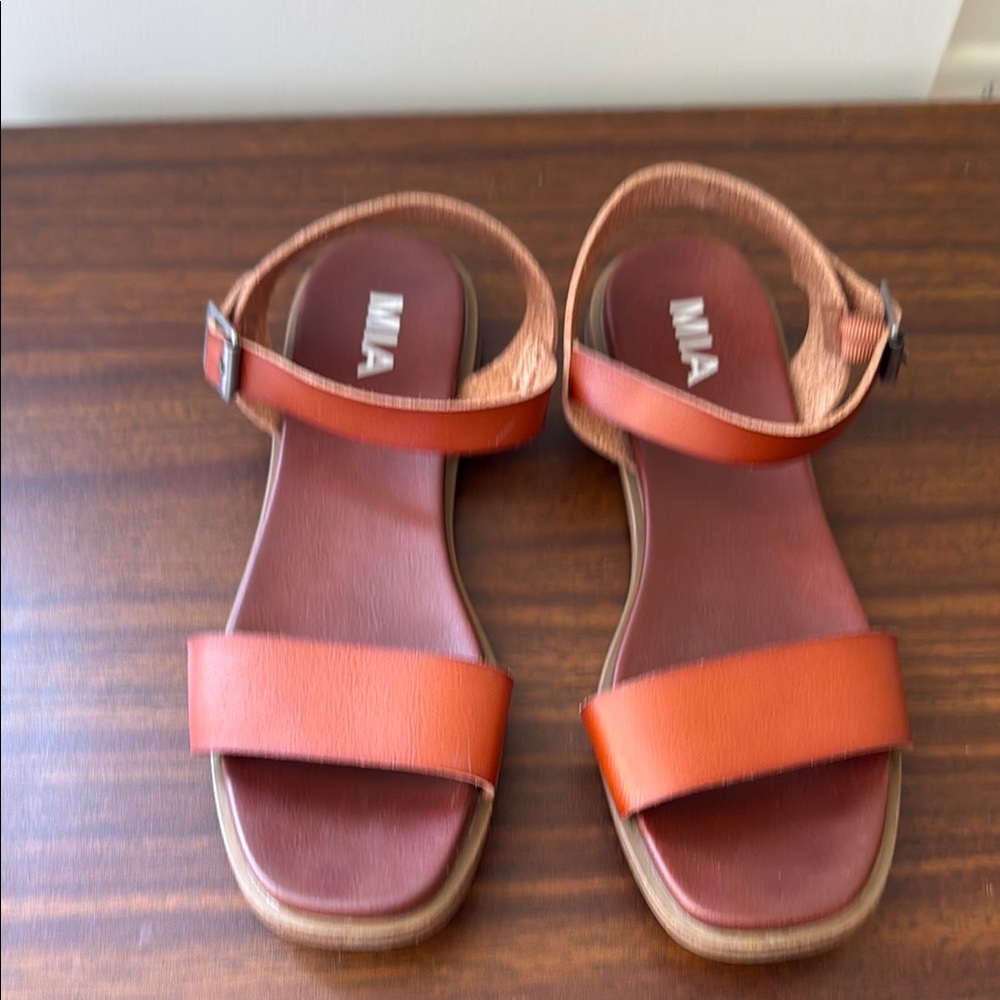 Mia Women's Tan Flat Sandals